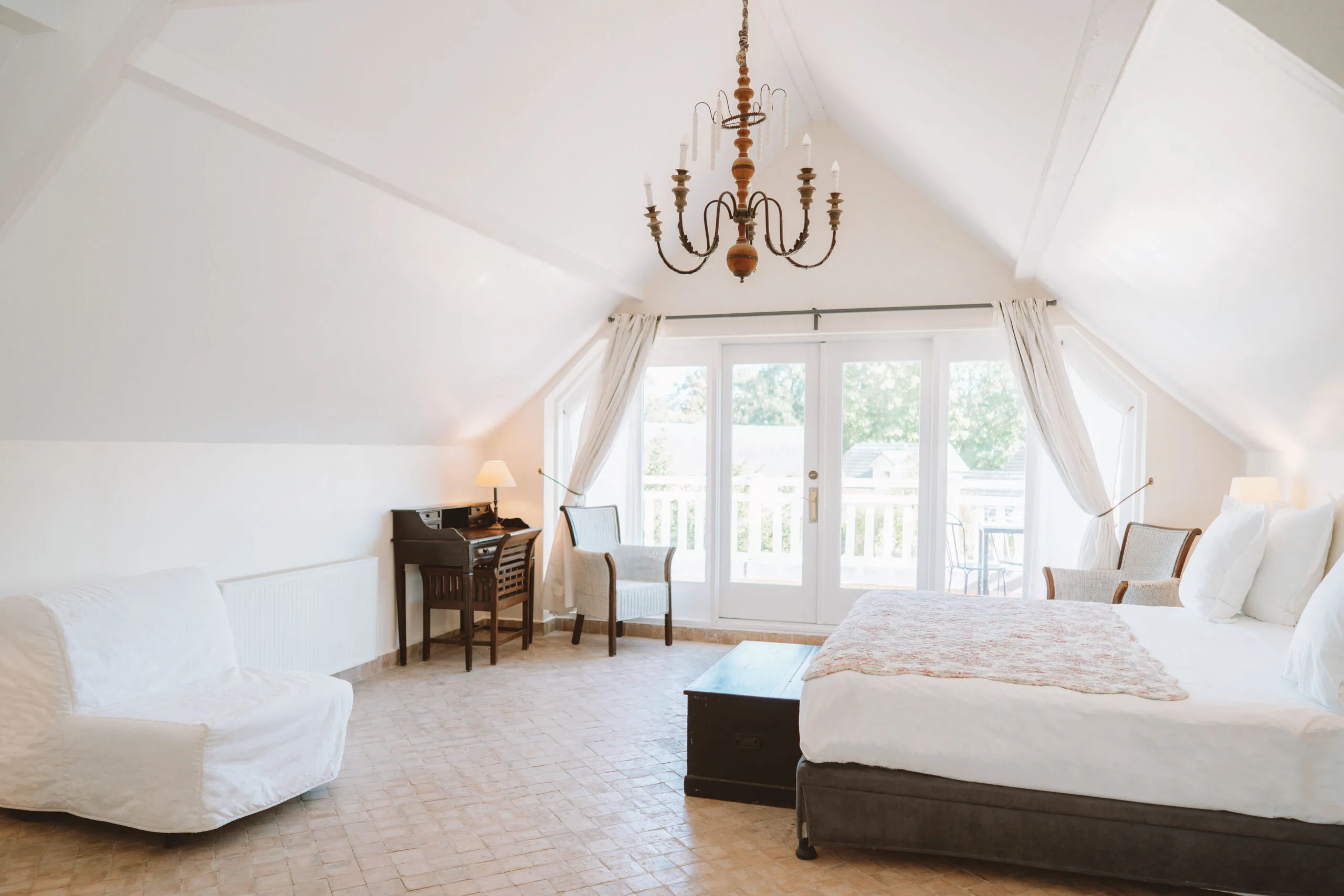 Chambre lumineuse pour un séminaire résidentiel