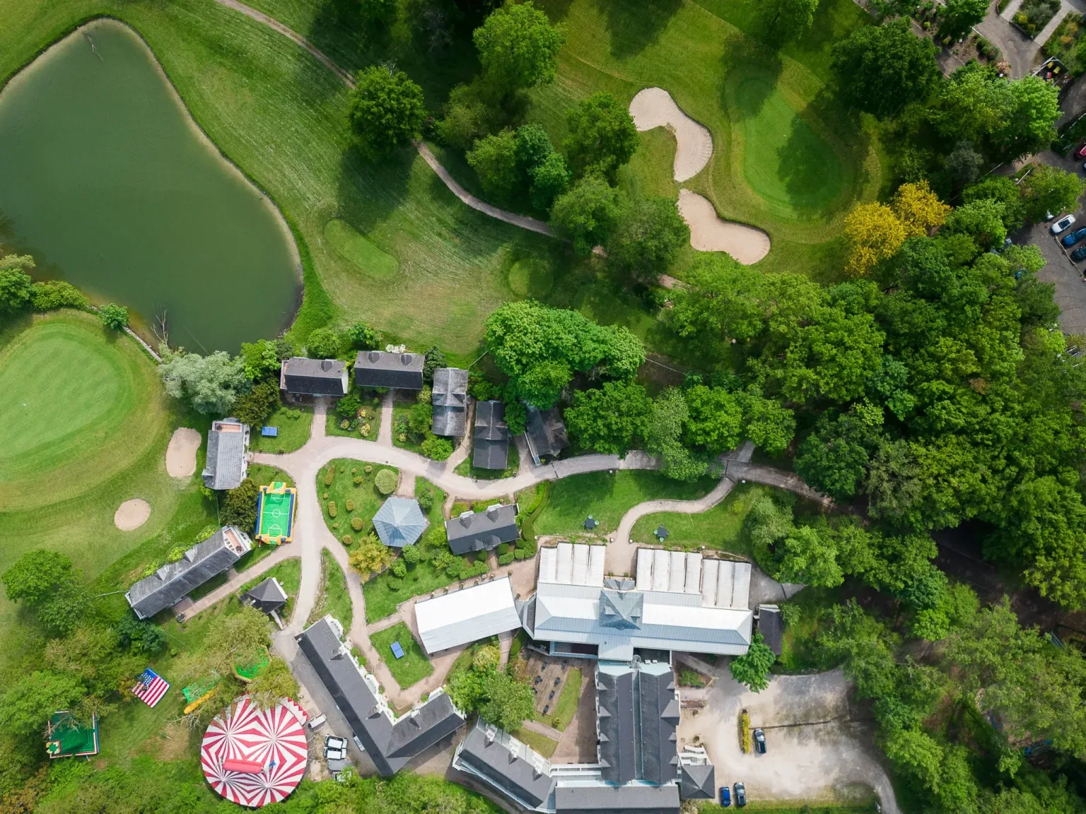 Vue aérienne du domaine d’Étiolles et de ses espaces extérieurs